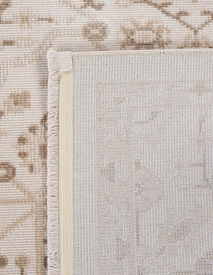 Detail image of  5' 4 x 7' 8 Lola Rug