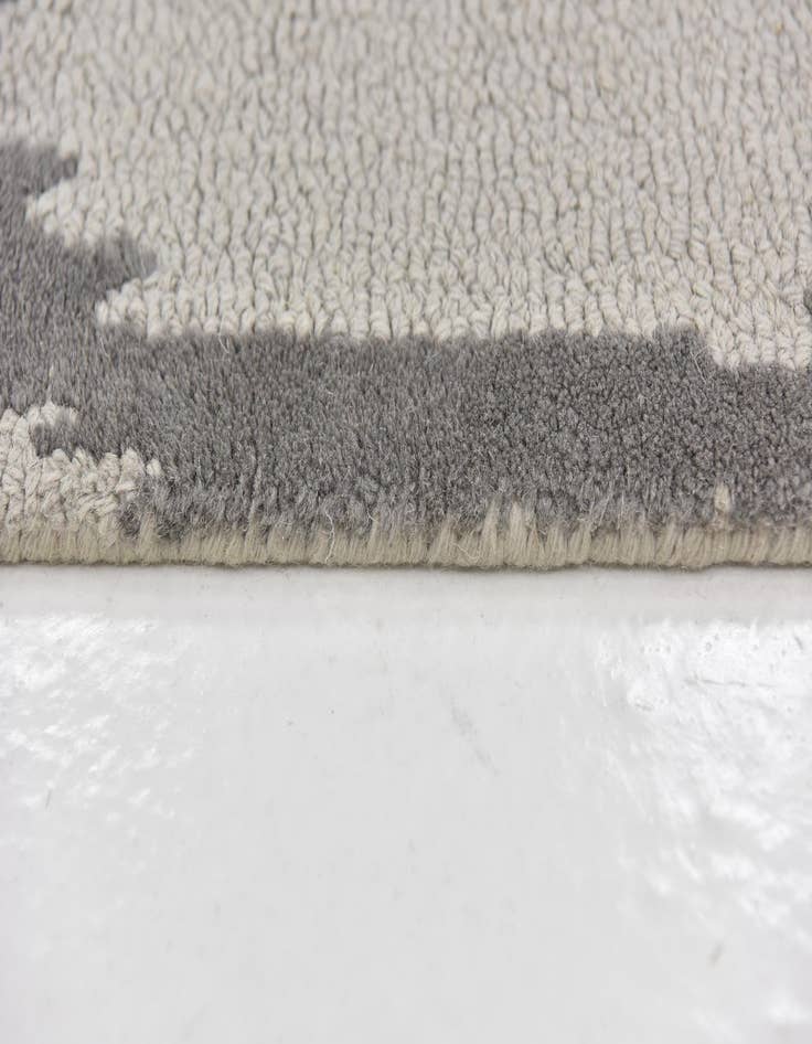 Detail image of  5' x 8' Luna Wool Rug