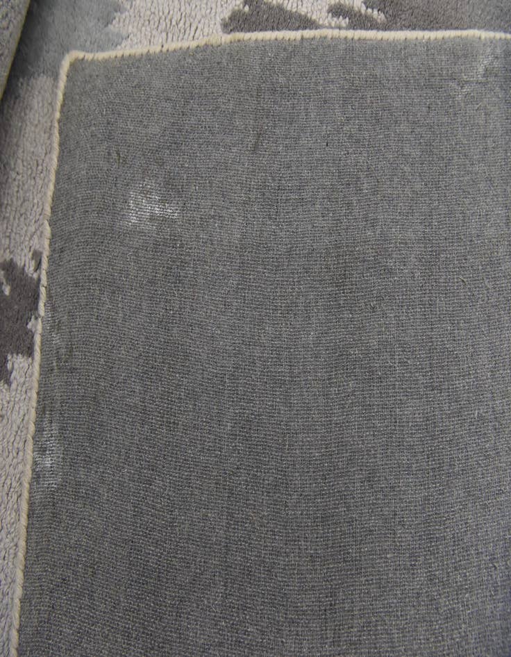 Detail image of  5' x 8' Luna Wool Rug