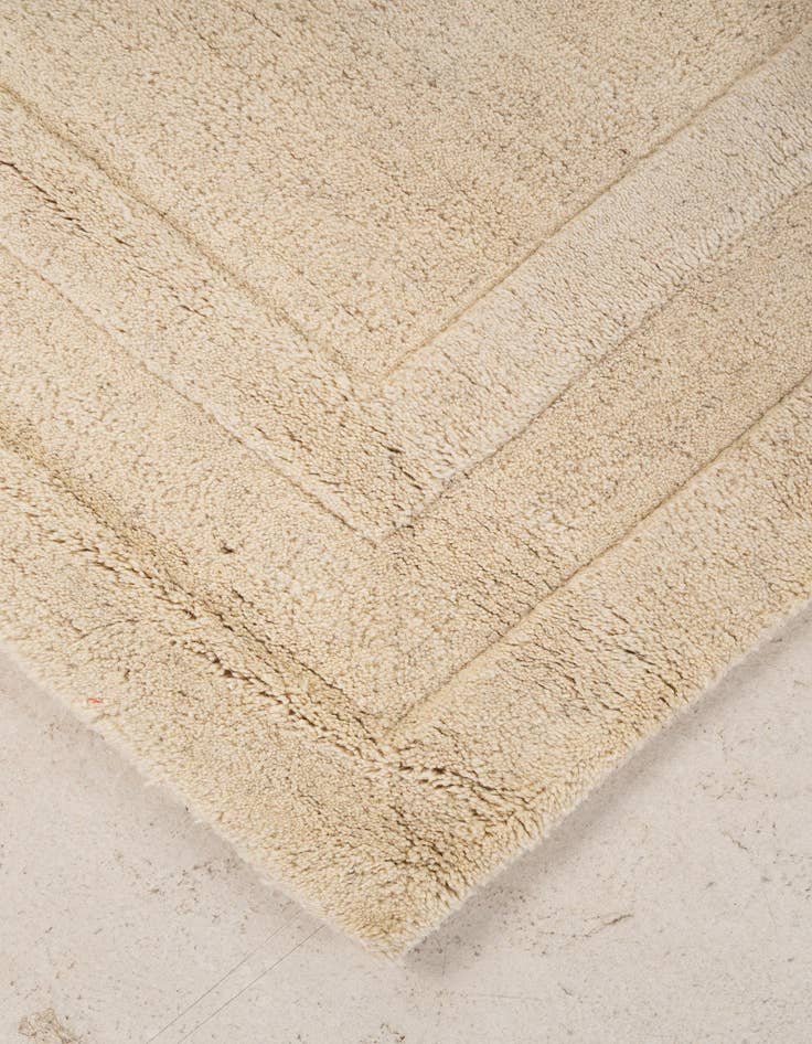 Detail image of  2' 8 x 4' 10 Luna Wool Rug