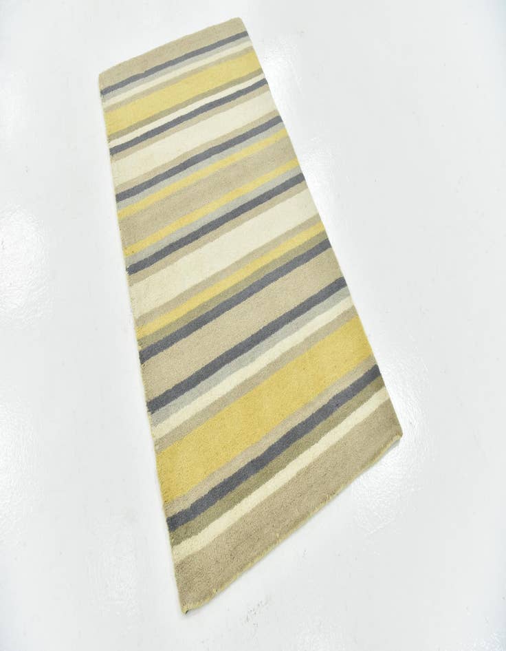 Detail image of 2' 8 x 4' 10 Luna Wool Rug
