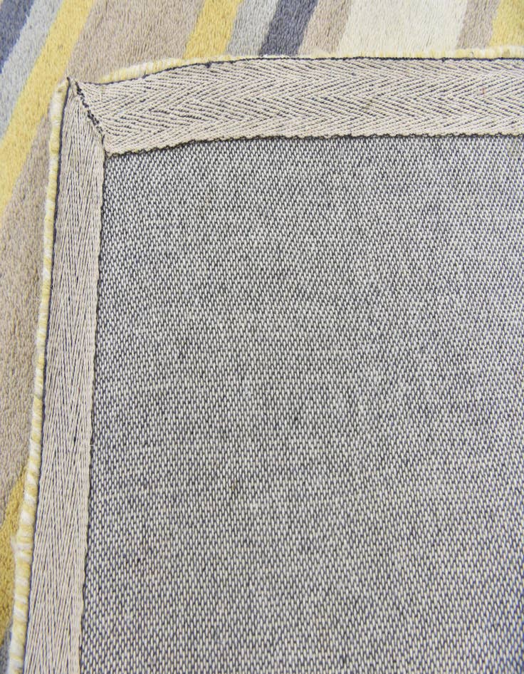 Detail image of 2' 8 x 4' 10 Luna Wool Rug