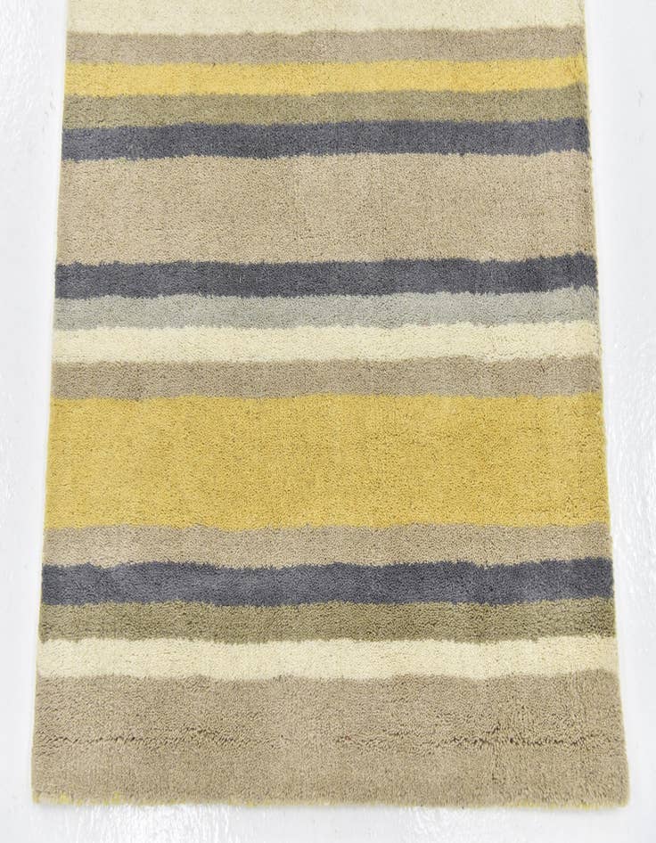 Detail image of  2' 8 x 4' 10 Luna Wool Rug