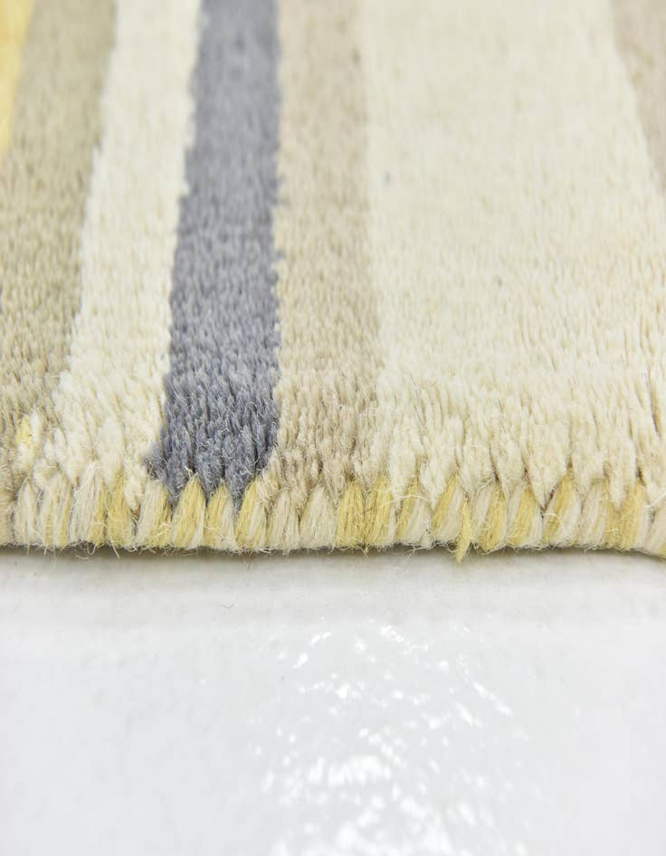 Detail image of  2' 8 x 4' 10 Luna Wool Rug