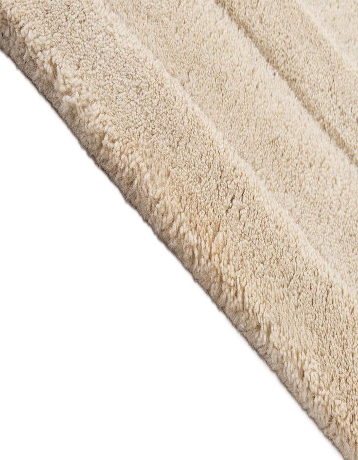 Detail image of  2' 8 x 5' Luna Wool Rug