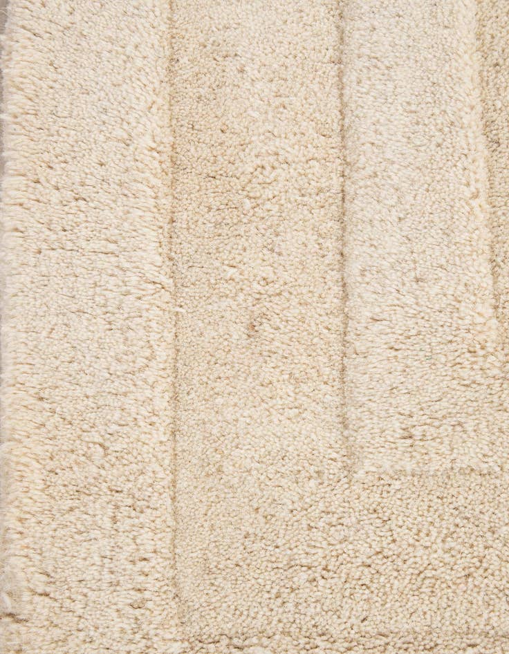 Detail image of  2' 8 x 5' Luna Wool Rug