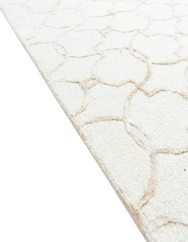 Detail image of  5' x 7' 6 Luna Rug