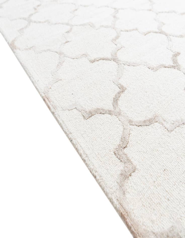 Detail image of  5' x 7' 6 Luna Rug