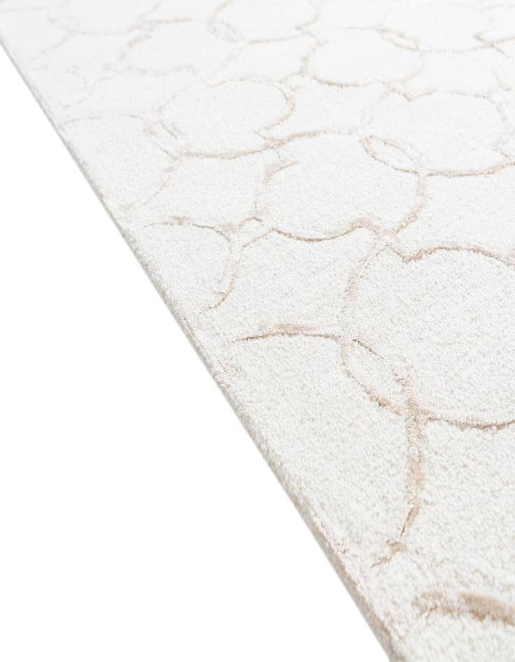 Detail image of  5' x 7' 6 Luna Rug