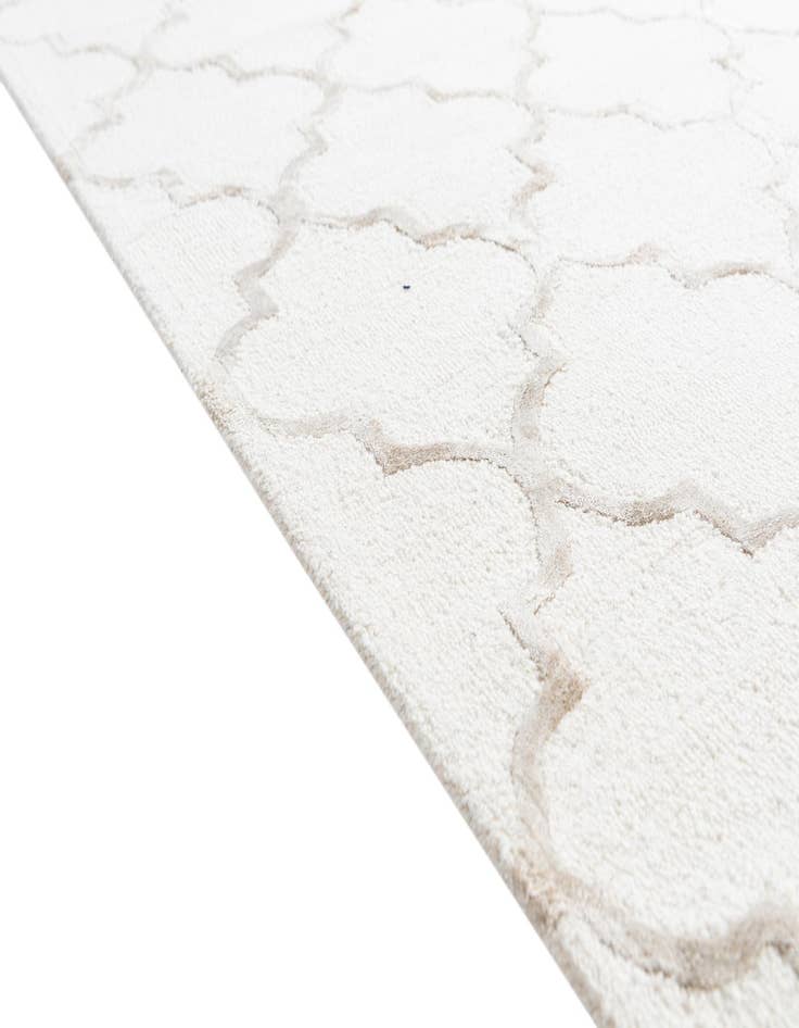 Detail image of  5' 1 x 7' 7 Luna Rug