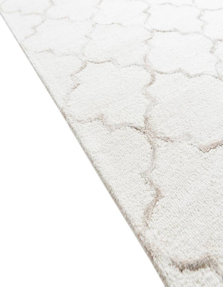 Detail image of  5' 1 x 7' 6 Luna Rug