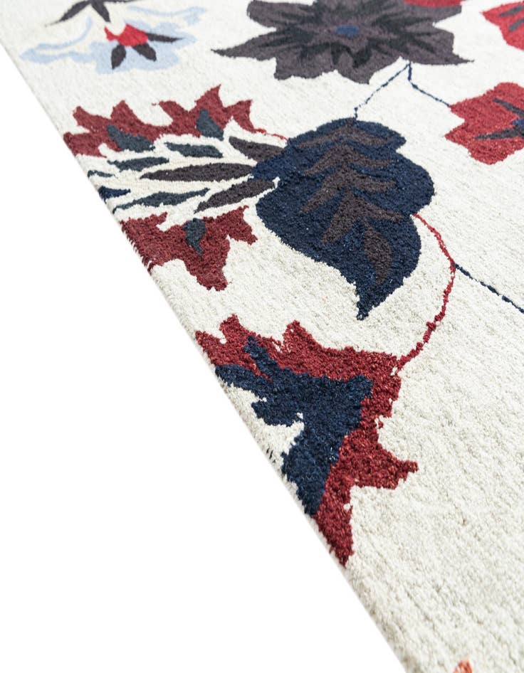 Detail image of  5' 1 x 8' Luna Rug