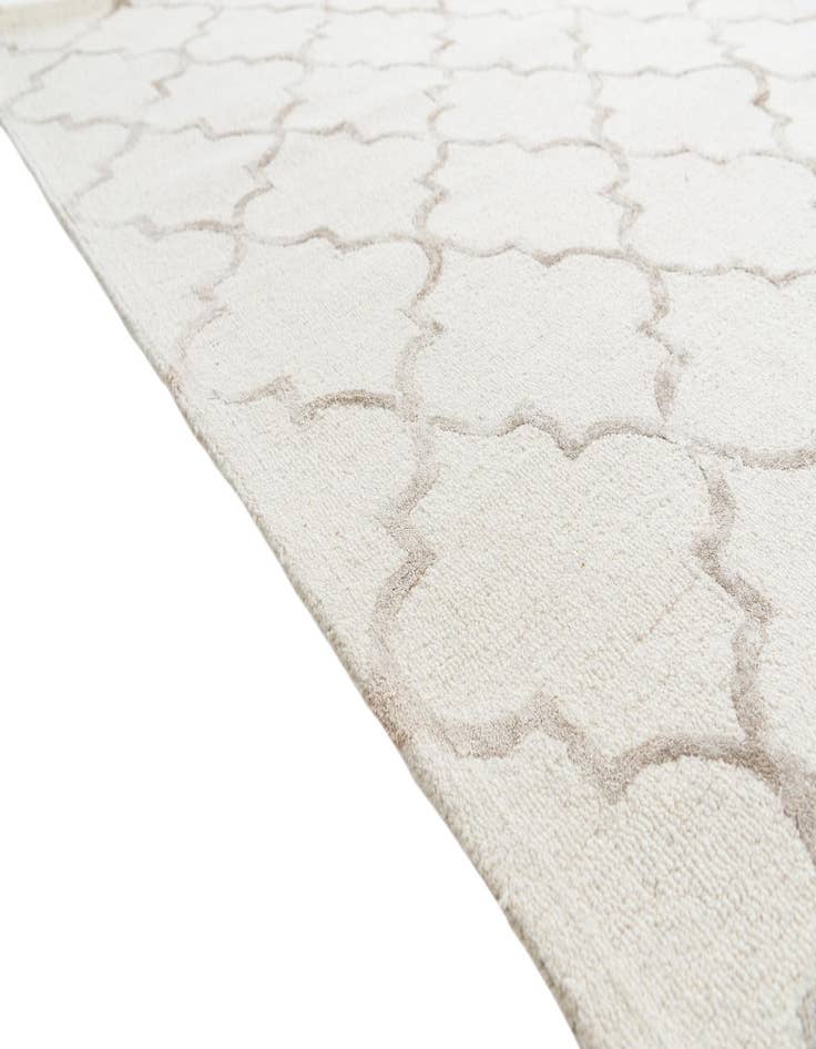 Detail image of  5' x 7' 5 Luna Rug