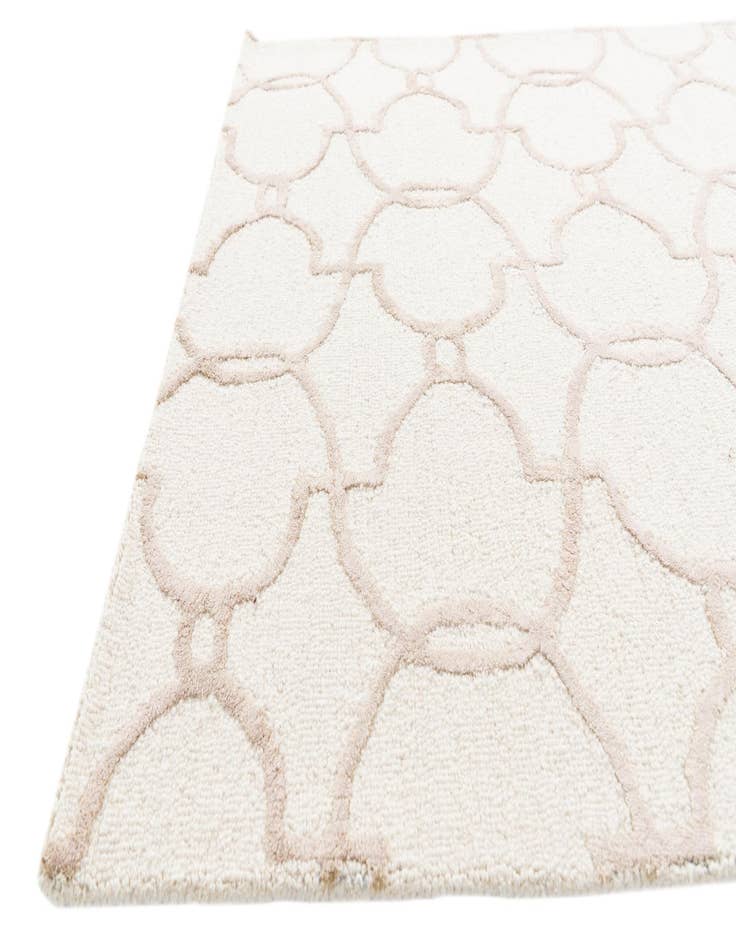Detail image of  4' 1 x 6' Luna Rug