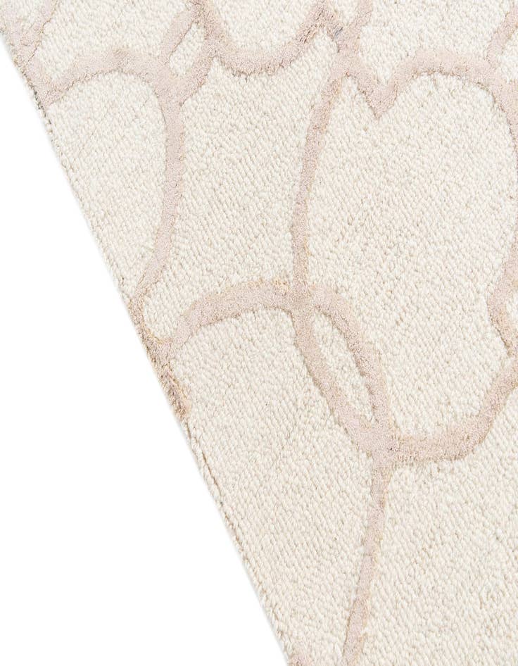 Detail image of  4' 1 x 6' Luna Rug