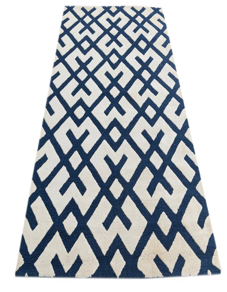 Detail image of  5' x 7' 6 Luna Rug