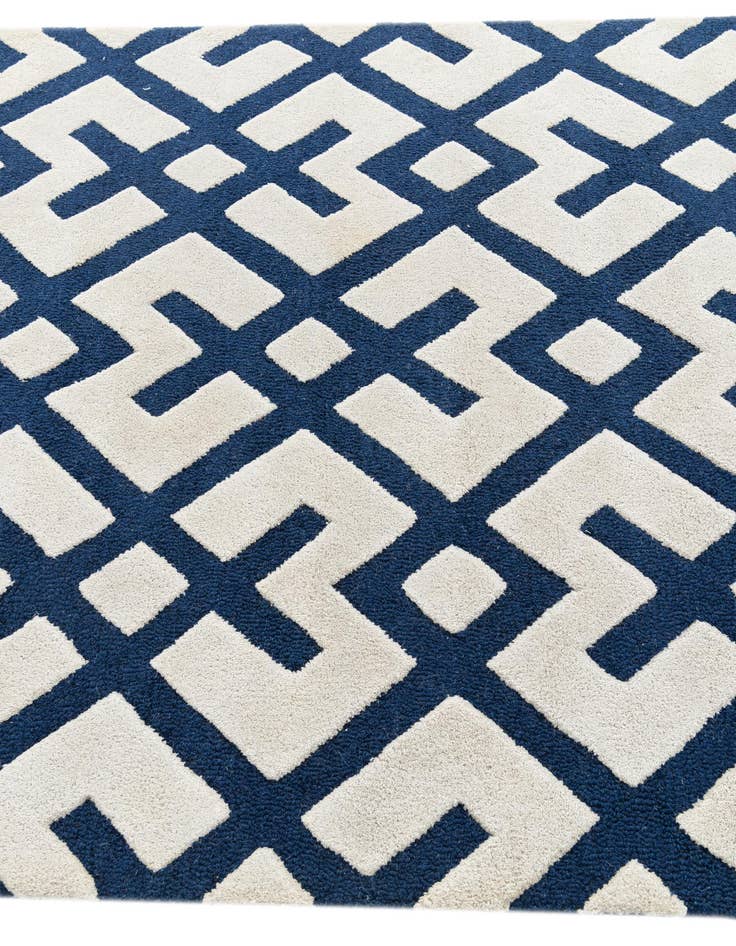 Detail image of  5' x 7' 6 Luna Rug
