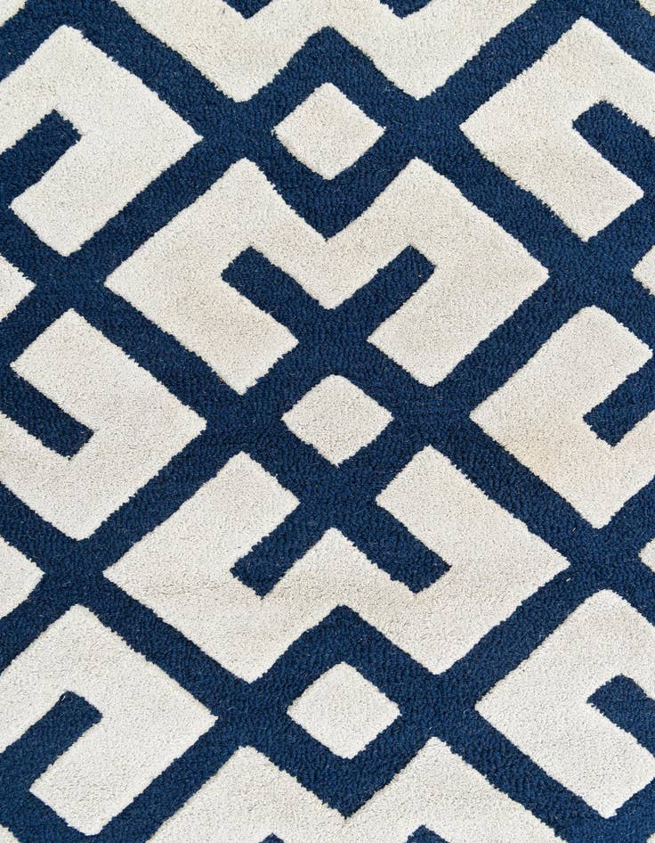 Detail image of  5' x 7' 6 Luna Rug