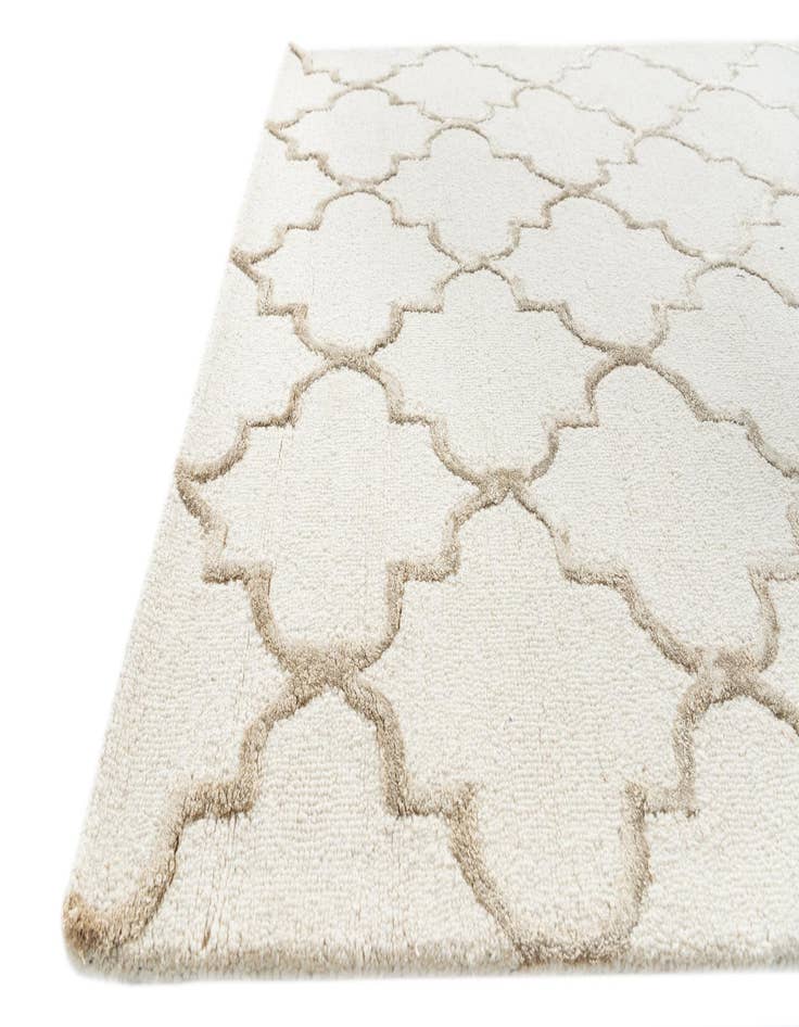 Detail image of  5' x 7' 5 Luna Rug