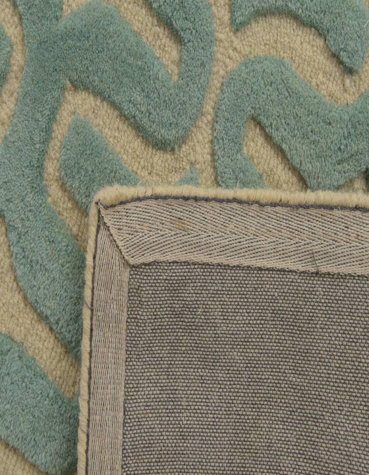 Detail image of  5' x 7' 5 Luna Rug