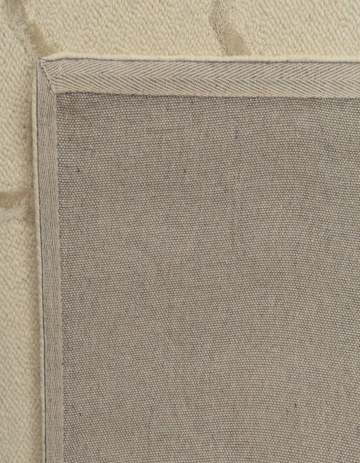 Detail image of  5' x 7' 5 Luna Rug