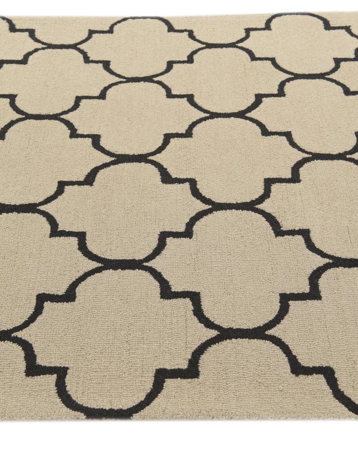 Detail image of  5' x 7' 10 Luna Wool Rug