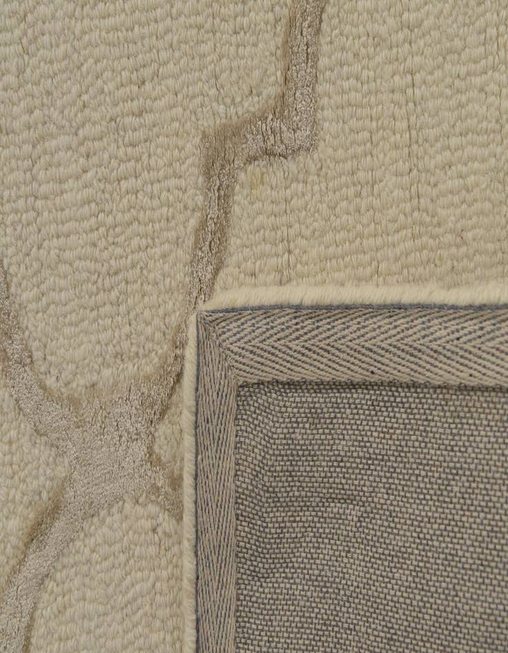 Detail image of  5' x 7' 6 Luna Rug