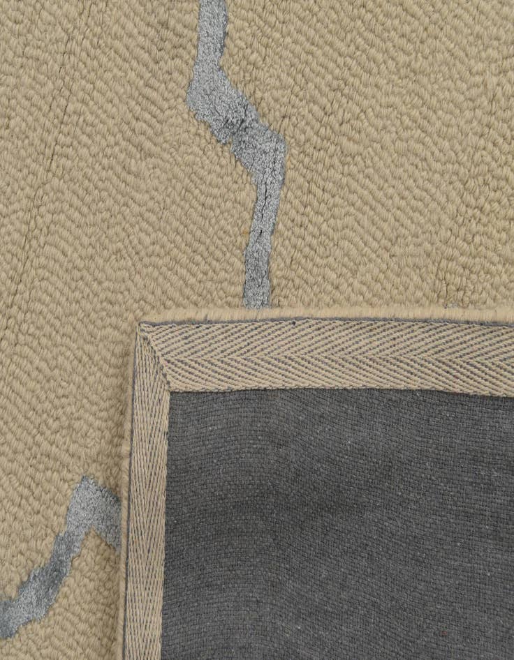 Detail image of  5' x 7' 6 Luna Rug