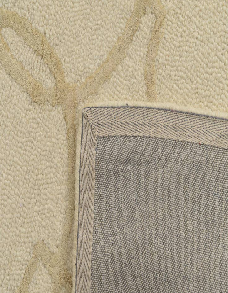 Detail image of  5' x 7' 6 Luna Wool Rug