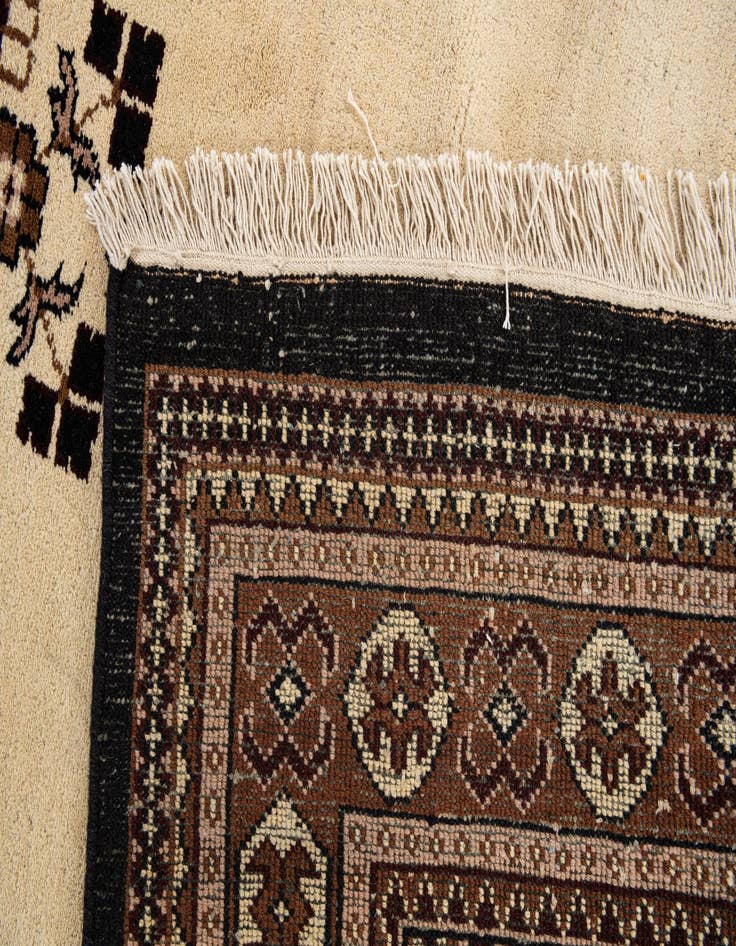 Detail image of  6' 7 x 10'  Hand Knotted Memeih Wool Rug