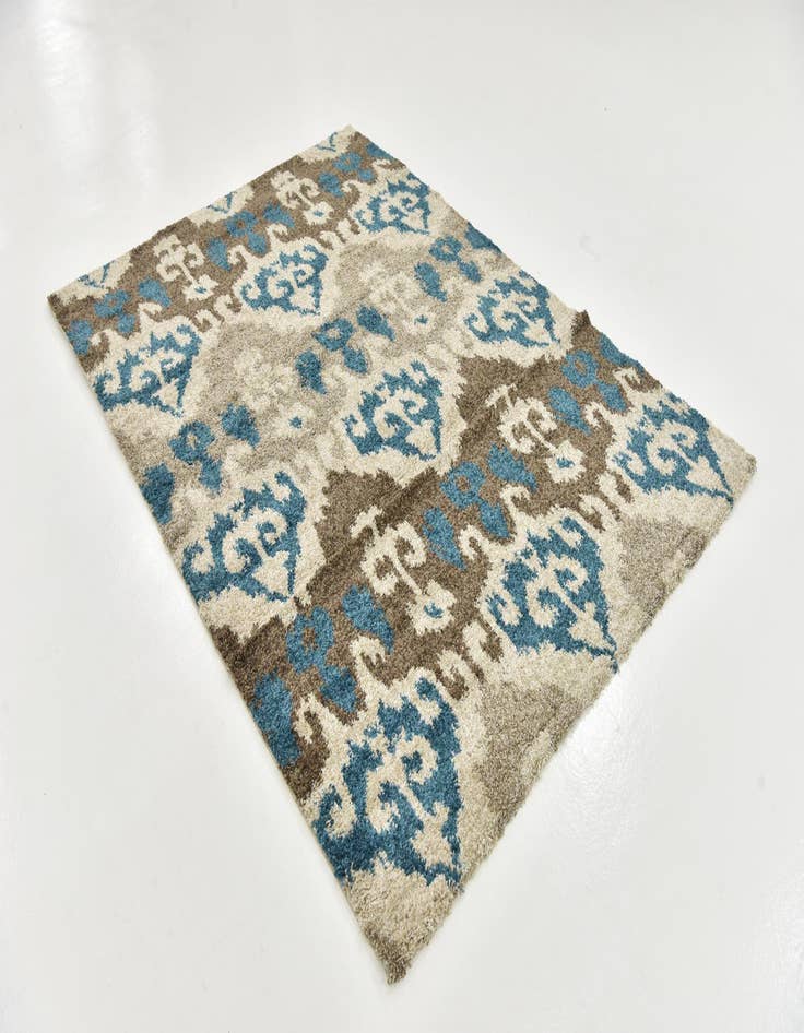 Detail image of  5' 3 x 7' 7 Midas Frieze Rug