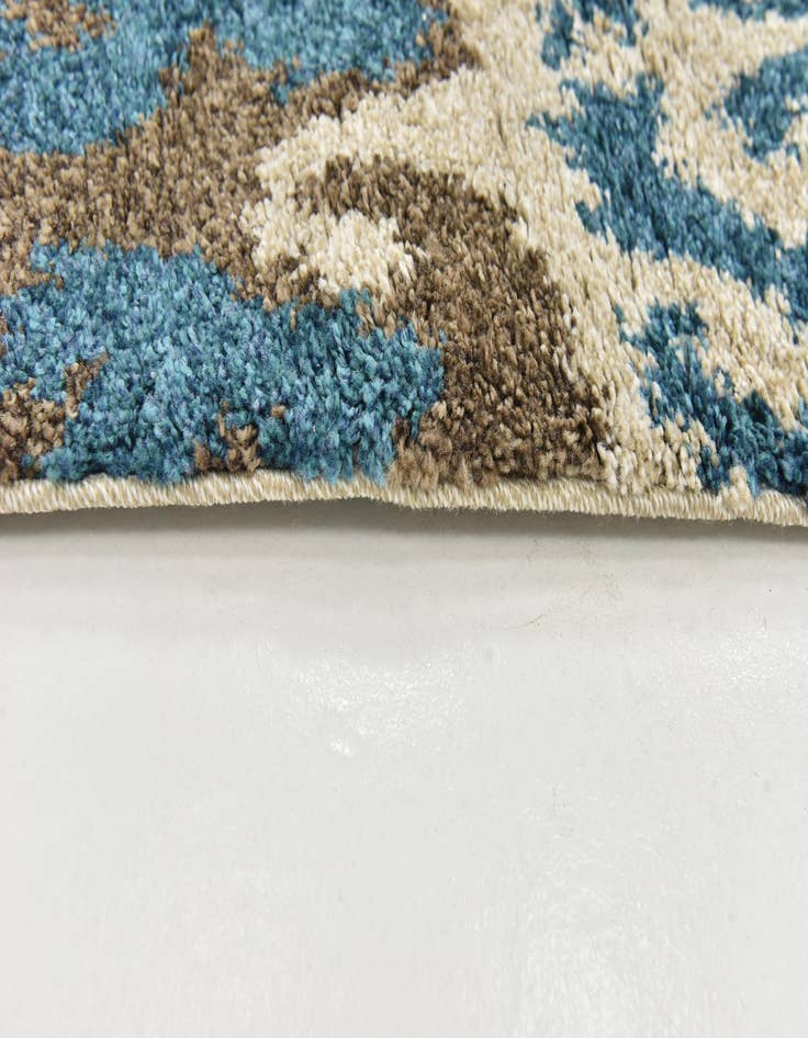 Detail image of  5' 3 x 7' 7 Midas Frieze Rug