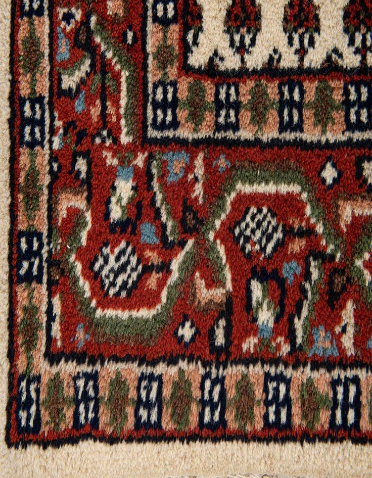Detail image of  3' 2 x 5' 2  Hand Knotted Mir Wool Rug