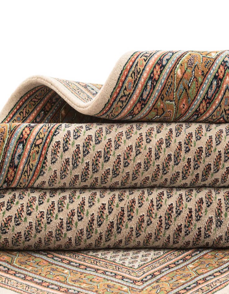 Detail image of  5' 7 x 7' 10  Hand Knotted Mir Wool Rug