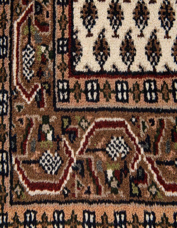 Detail image of  3' 1 x 5' 4  Hand Knotted Mir Wool Rug