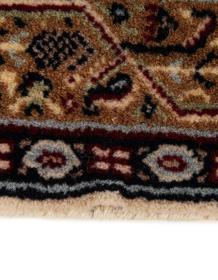 Detail image of  2' 5 x 4' 8  Hand Knotted Mir Wool Rug