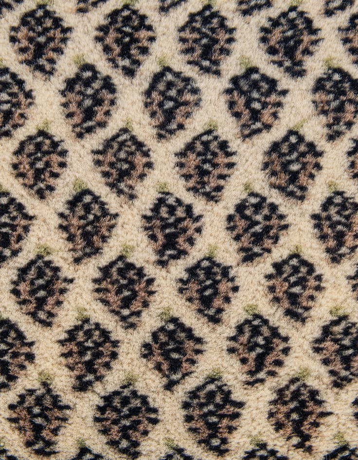 Detail image of  2' 5 x 4' 8  Hand Knotted Mir Wool Rug
