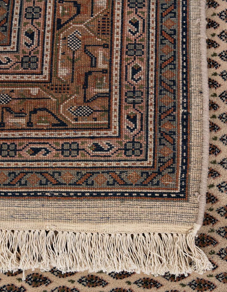 Detail image of  5' 9 x 7' 11  Hand Knotted Mir Wool Rug
