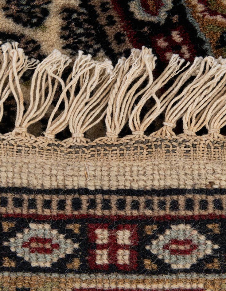 Detail image of  2' 11 x 5' 3  Hand Knotted Mir Wool Rug