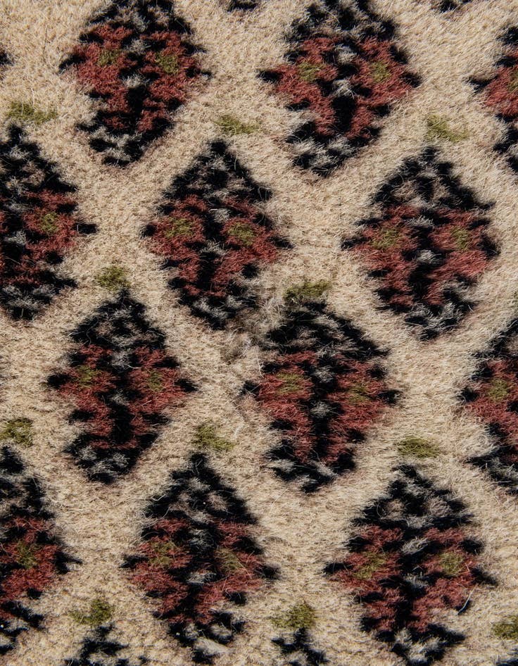 Detail image of  3' 11 x 5' 11  Hand Knotted Mir Wool Rug