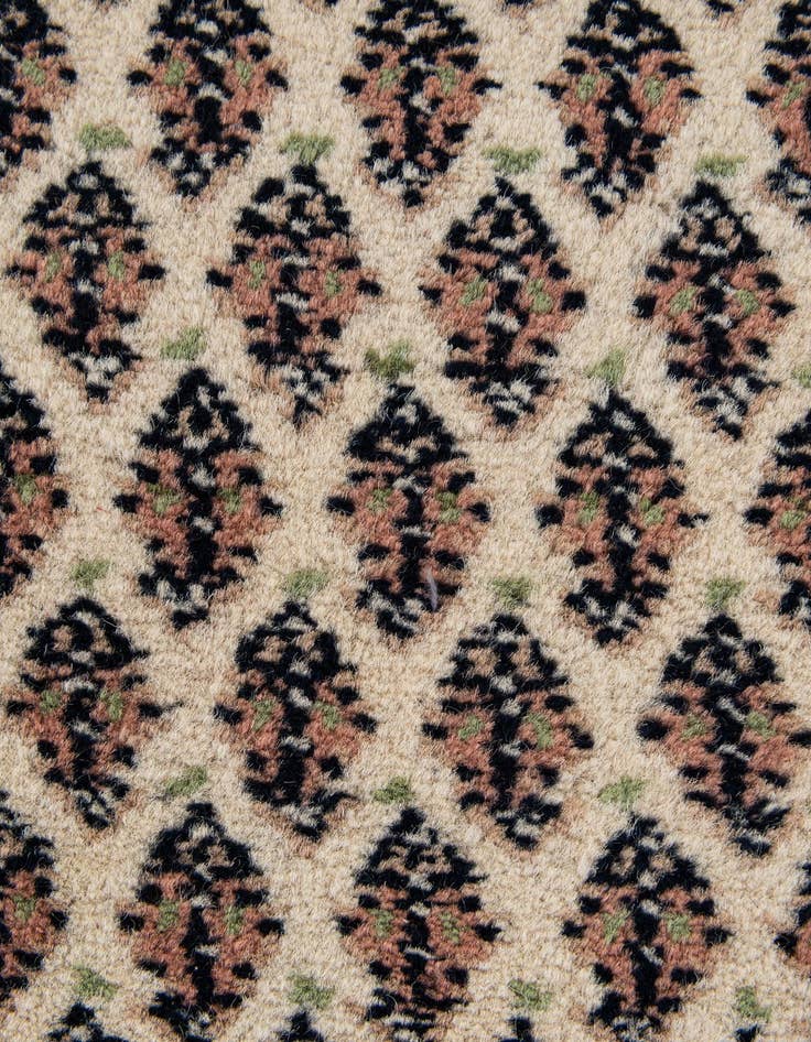 Detail image of  2' 8 x 5' 2  Hand Knotted Mir Wool Rug