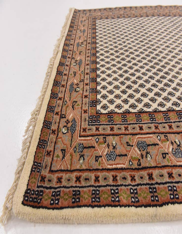 Detail image of  4' x 6'  Hand Knotted Mir Wool Rug