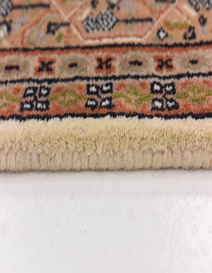 Detail image of  4' x 6'  Hand Knotted Mir Wool Rug