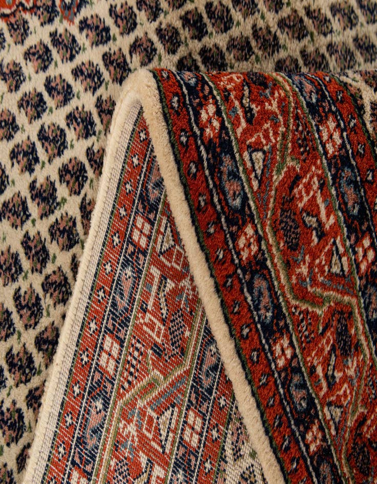 Detail image of  4' 2 x 6' 6  Hand Knotted Mir Wool Rug