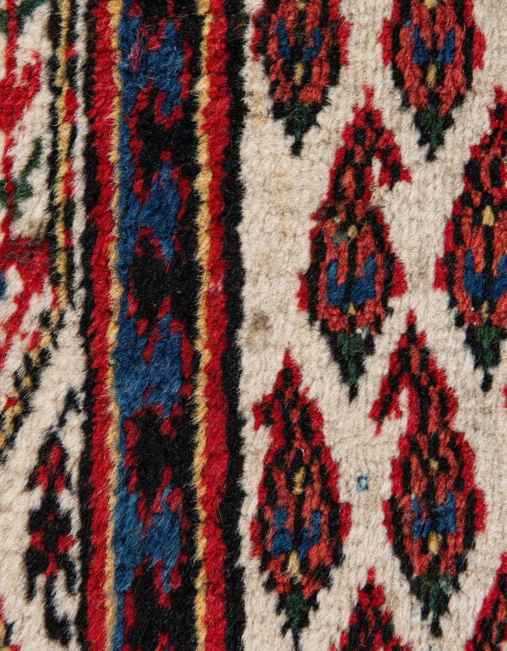 Detail image of  2' 7 x 4' 3  Hand Knotted Mir Wool Rug
