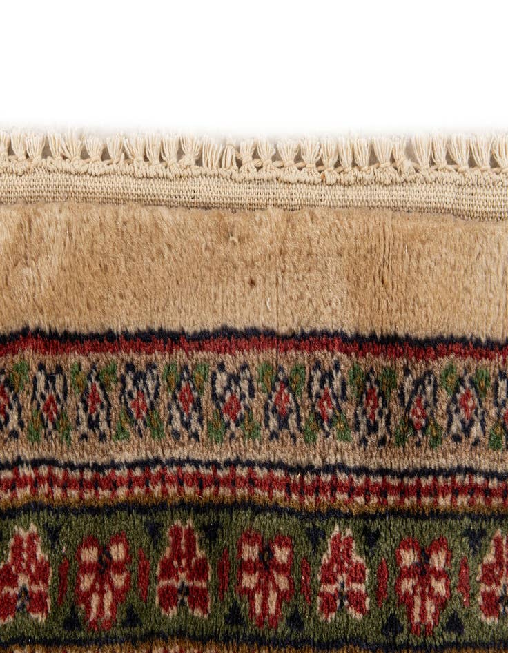 Detail image of 8' 5 x 9' 11 Hand Knotted Mir Wool Rug