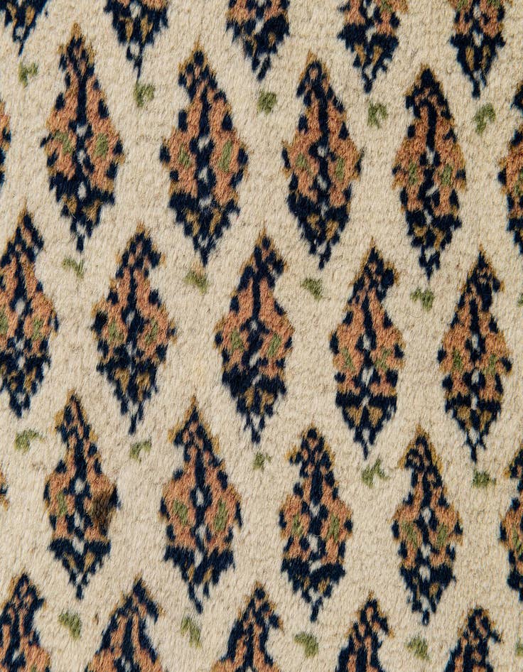 Detail image of  2' 1 x 2' 11  Hand Knotted Mir Wool Rug