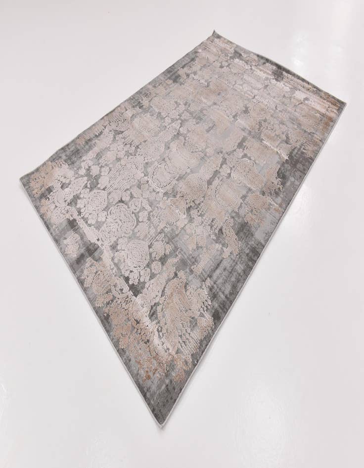 Detail image of  5' x 7' 8 Modern Classical Rug