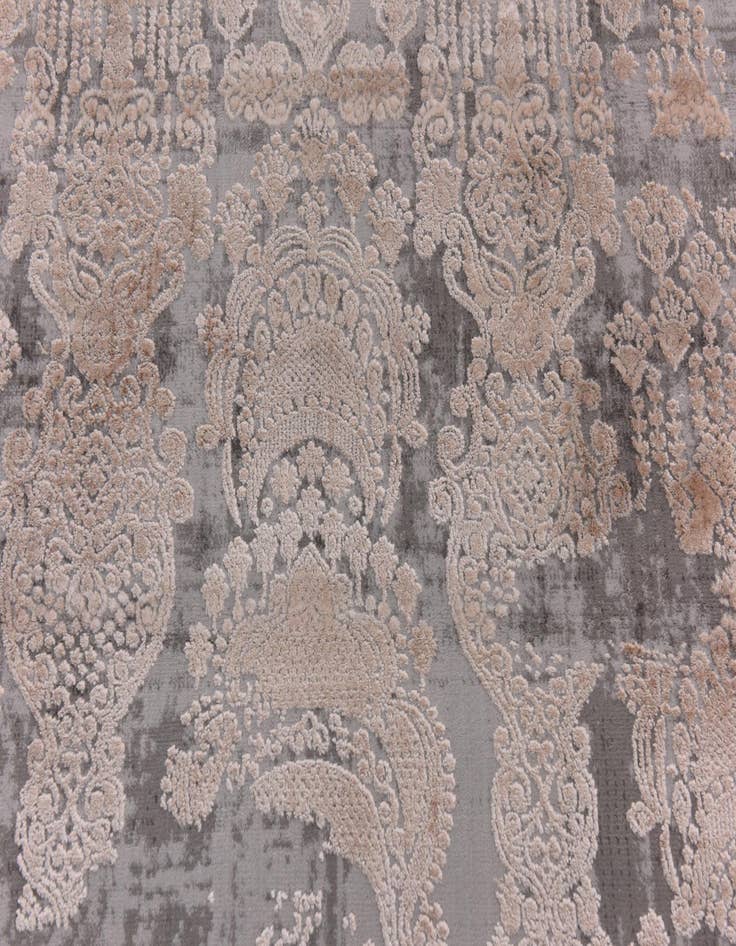 Detail image of  5' x 7' 8 Modern Classical Rug