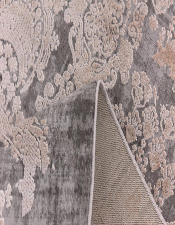 Detail image of  5' x 7' 8 Modern Classical Rug